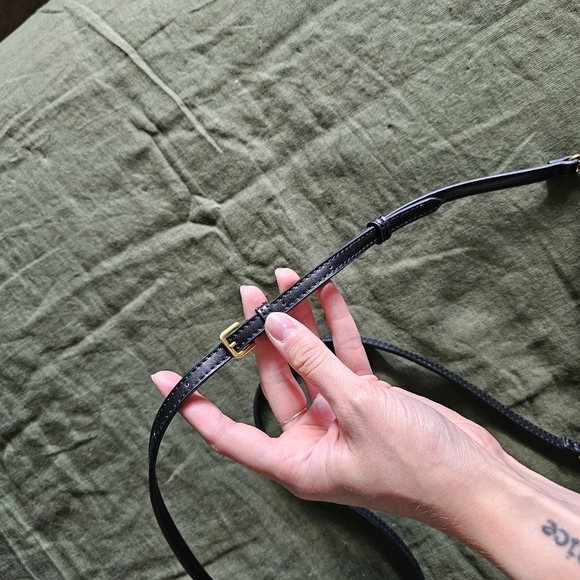 Charles & Keith small black and gold purse fannypack clutch - Picture 6 of 6